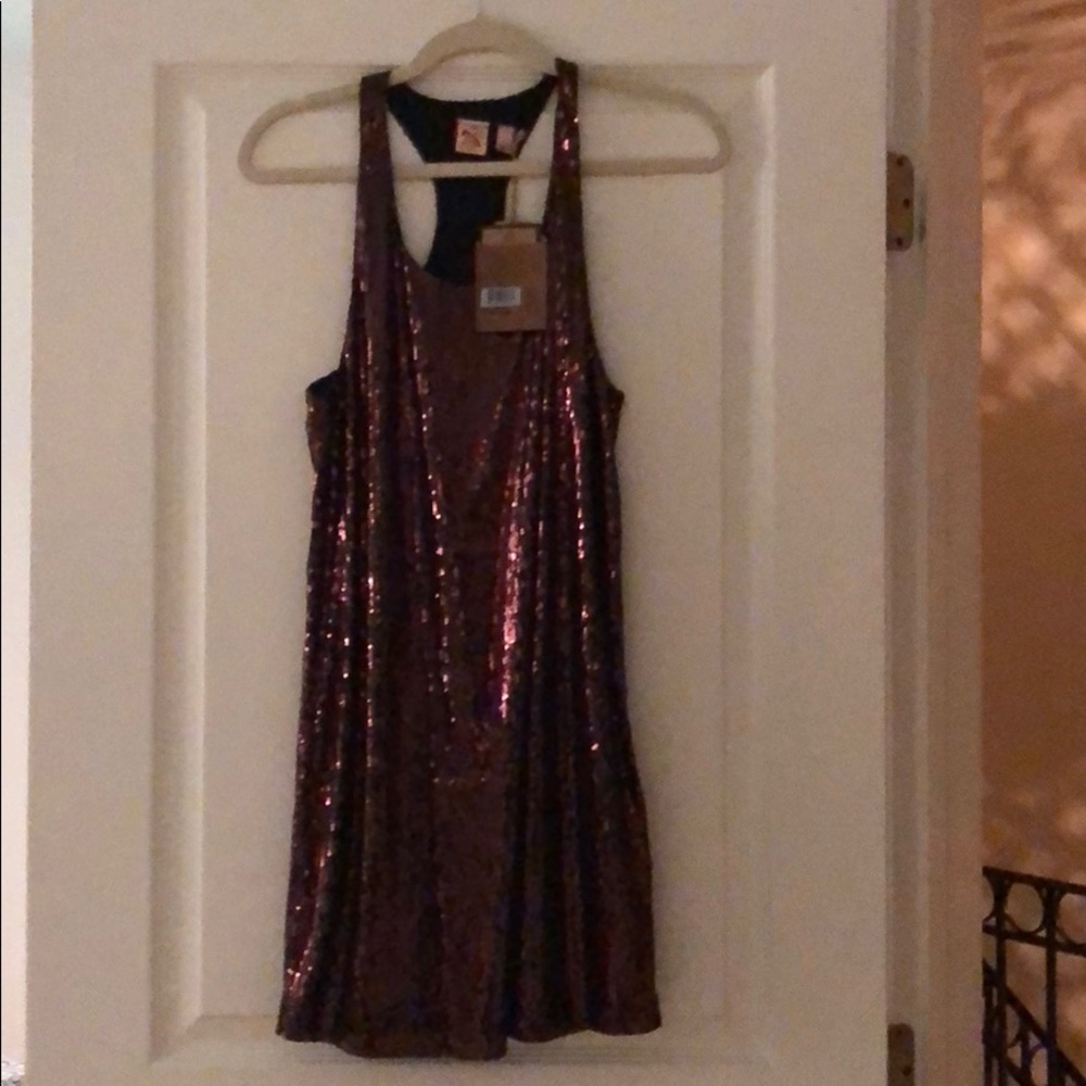 SALE💗 FRENCH CONNECTION RUST SEQUINED MINI DRESS - Picture 4 of 8
